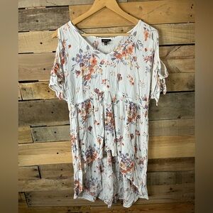 💰Torrid high low Floral Blouse